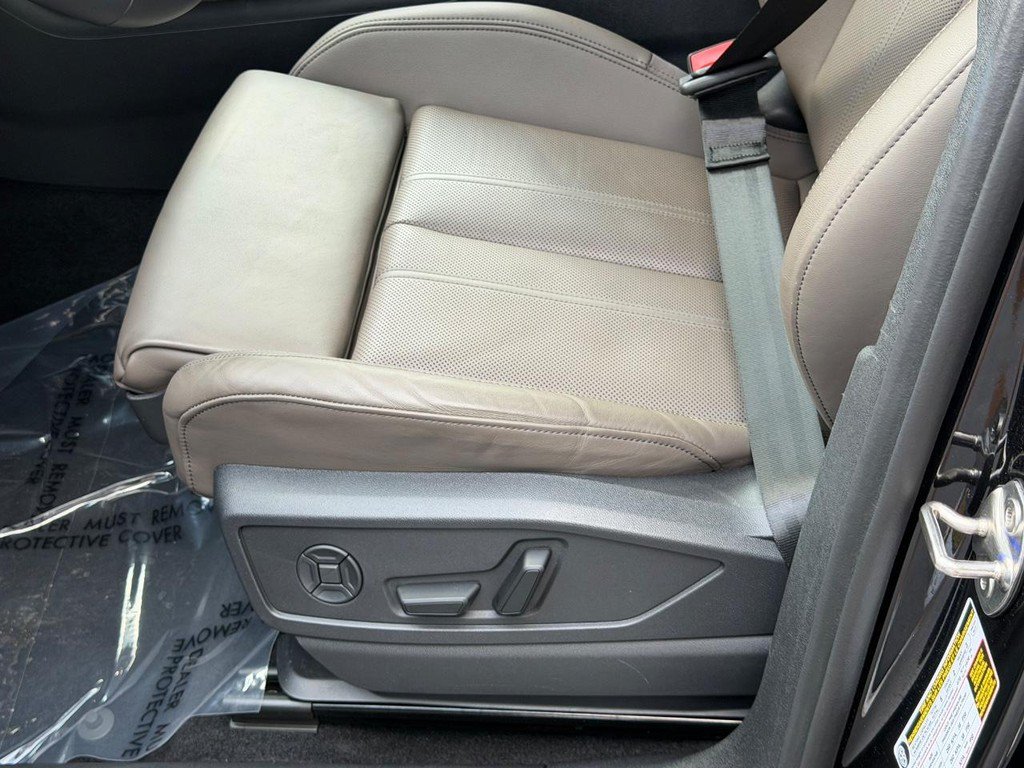 Used 2025 Audi Q5 Prestige AWD/4WD image 21