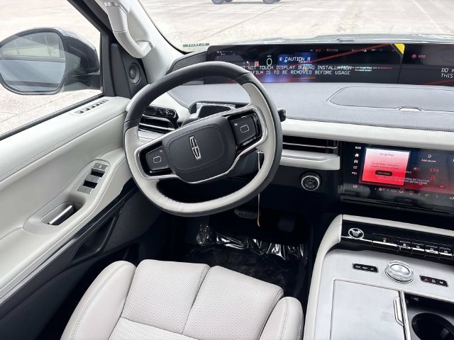 New 2026 Lincoln Navigator L Reserve w/ Jet Appearance Package AWD/4WD image 14