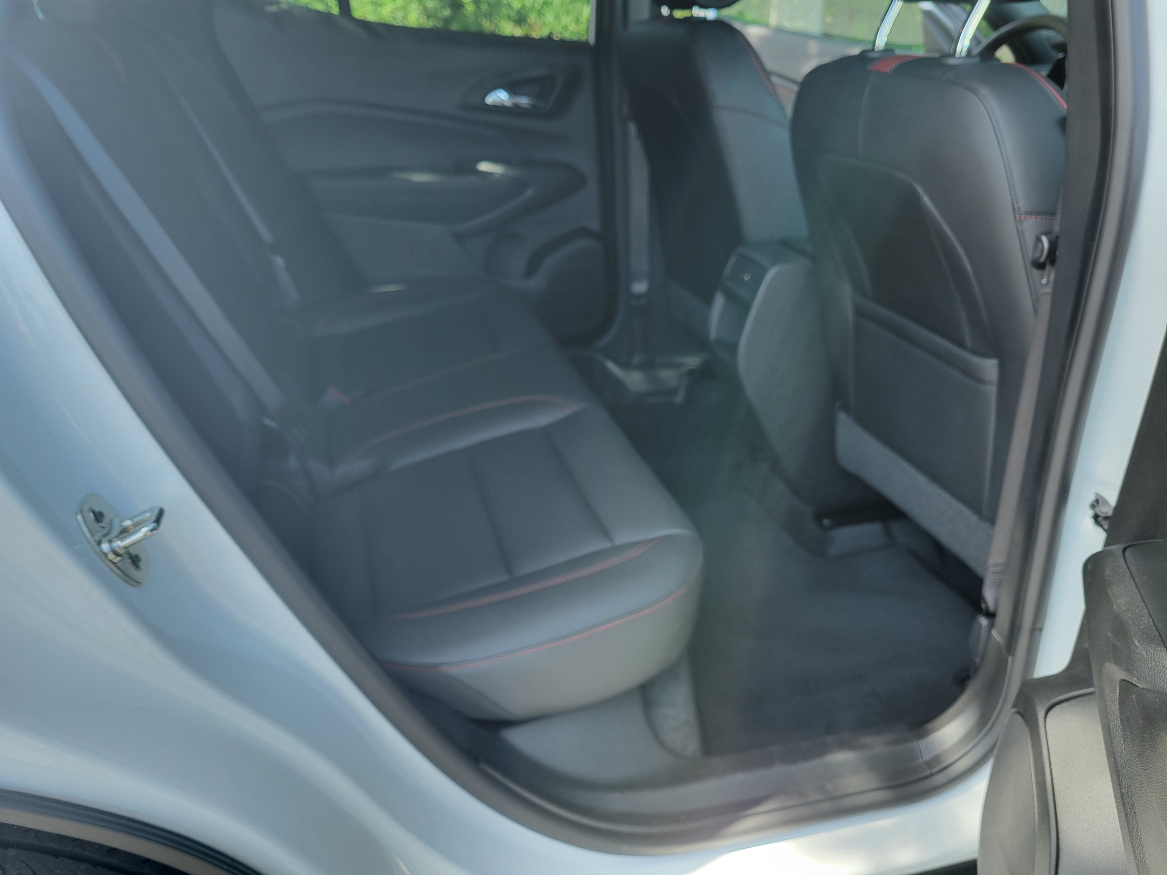 Certified 2024 Chevrolet Trax RS w/ Sunroof Package FWD image 28
