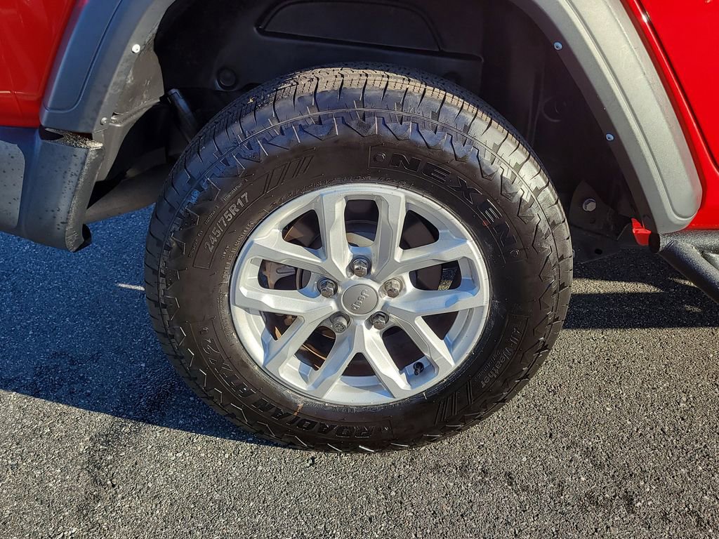 Used 2023 Jeep Wrangler Sport S image 5