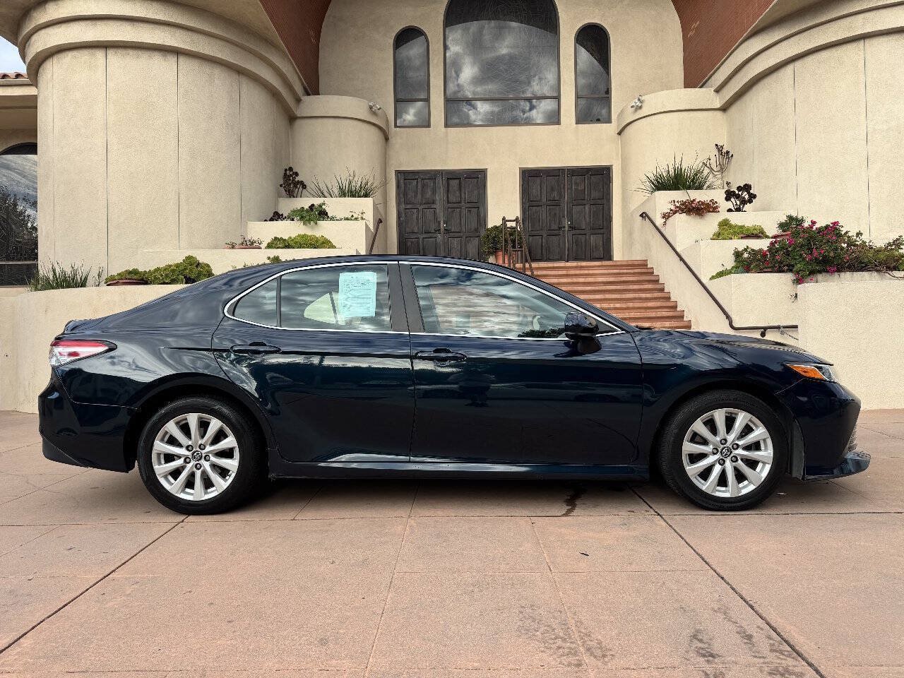 Used 2018 Toyota Camry LE FWD image 8