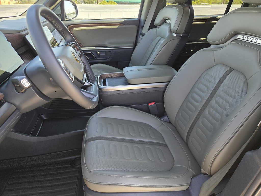 Used 2023 Rivian R1S Adventure AWD/4WD image 17
