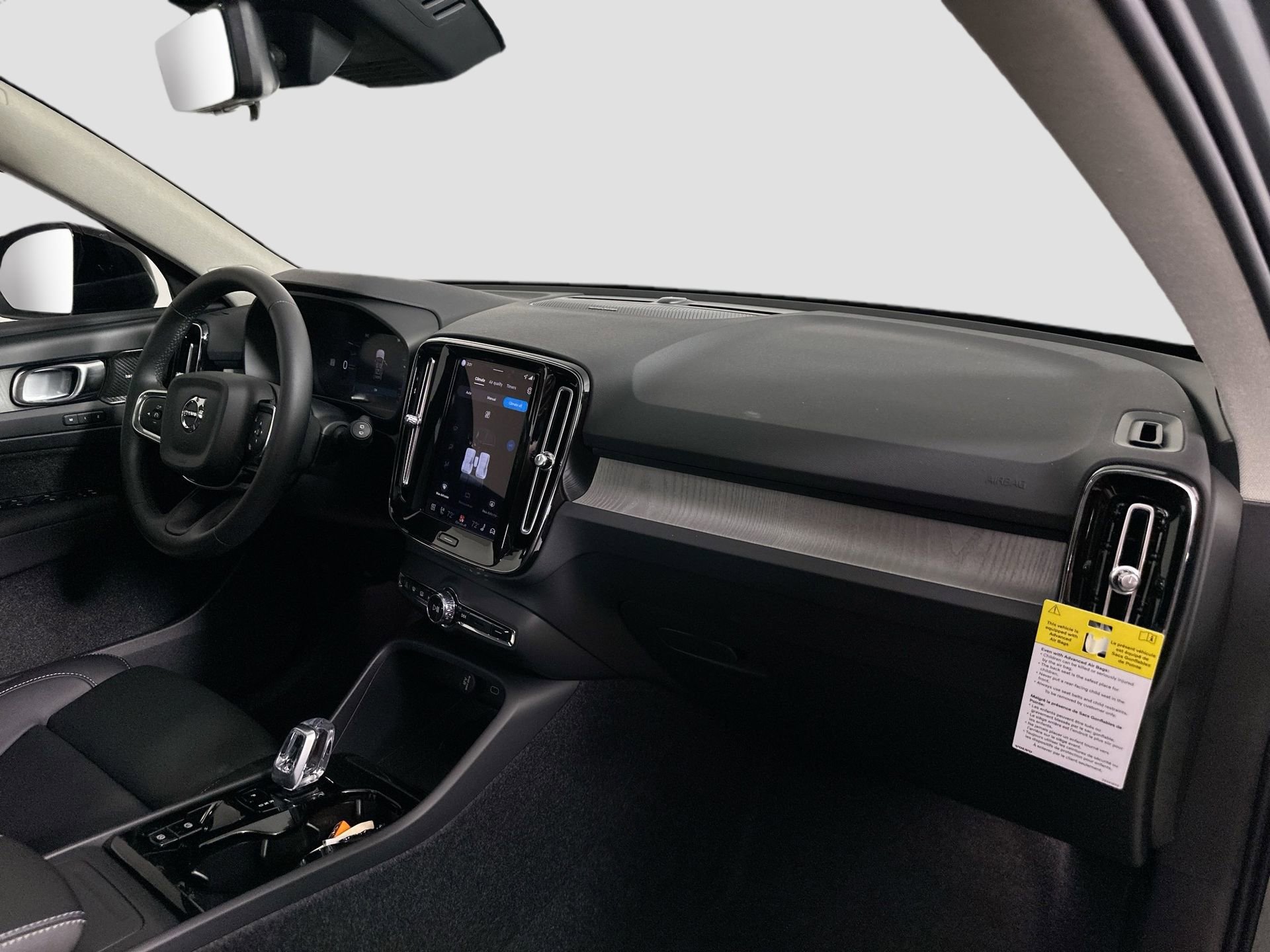 New 2026 Volvo XC40 B4 Plus w/ Climate Package FWD image 30