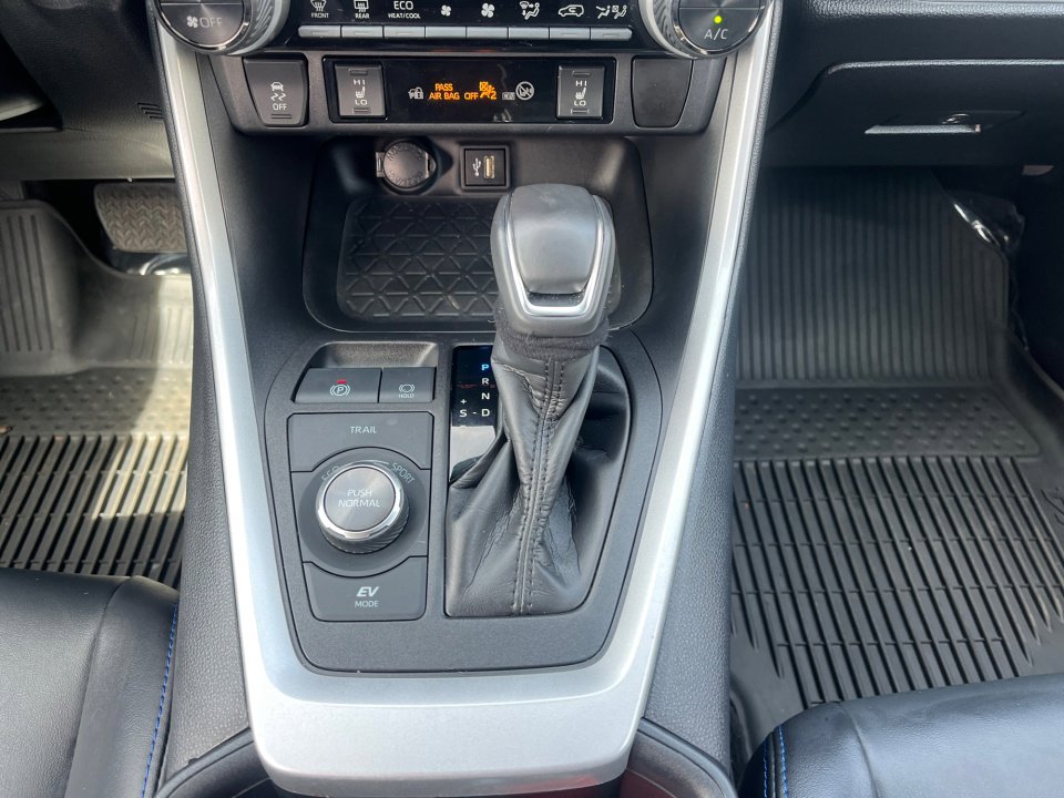 Used 2024 Toyota RAV4 XSE image 22