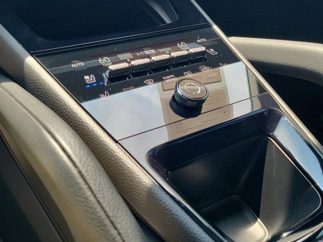 Used 2024 Porsche Cayenne image 29