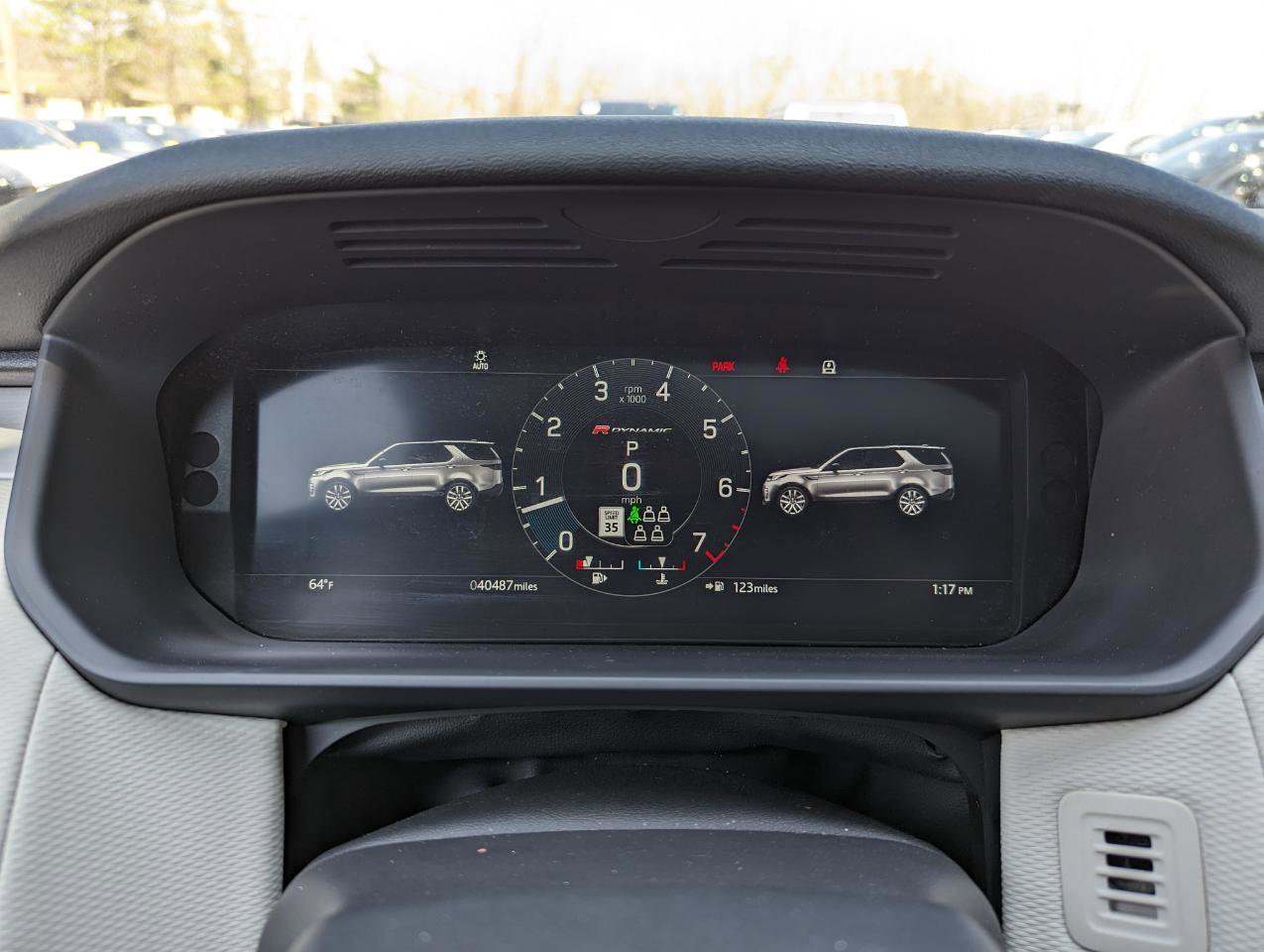 Used 2022 Land Rover Discovery S R-Dynamic image 4