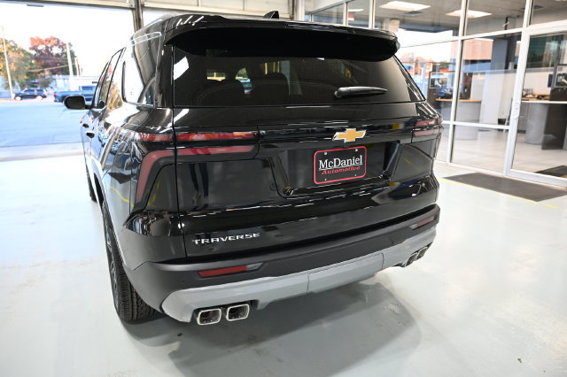 New 2027 Chevrolet Traverse LT w/ LPO, Floor Liner Package FWD image 6