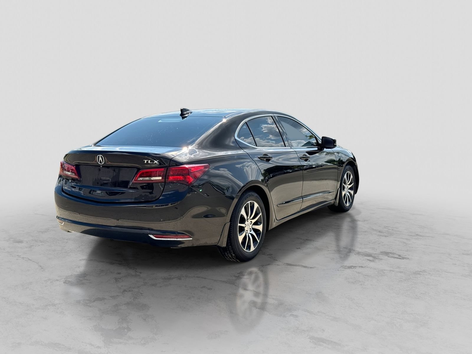 Used 2015 Acura TLX w/ Technology Package FWD image 6