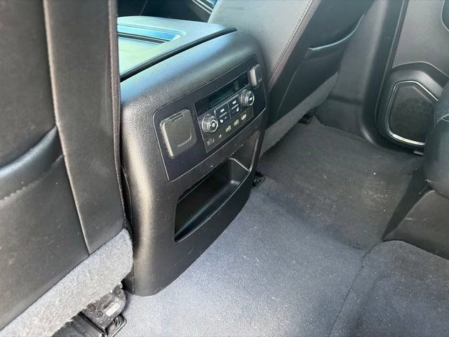 Used 2019 GMC Yukon SLT w/ Graphite Performance Edition AWD/4WD image 34