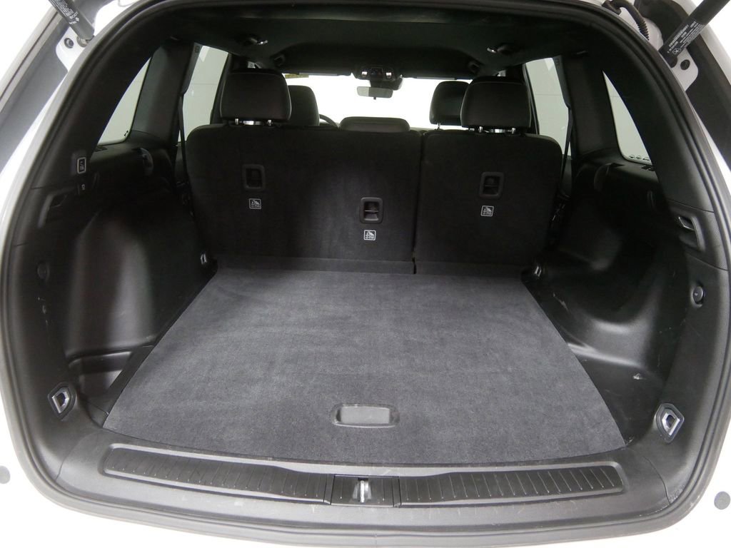 Used 2025 Jeep Grand Cherokee Altitude AWD/4WD image 6