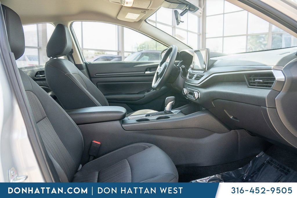 Used 2025 Nissan Altima 2.5 SV AWD/4WD image 24