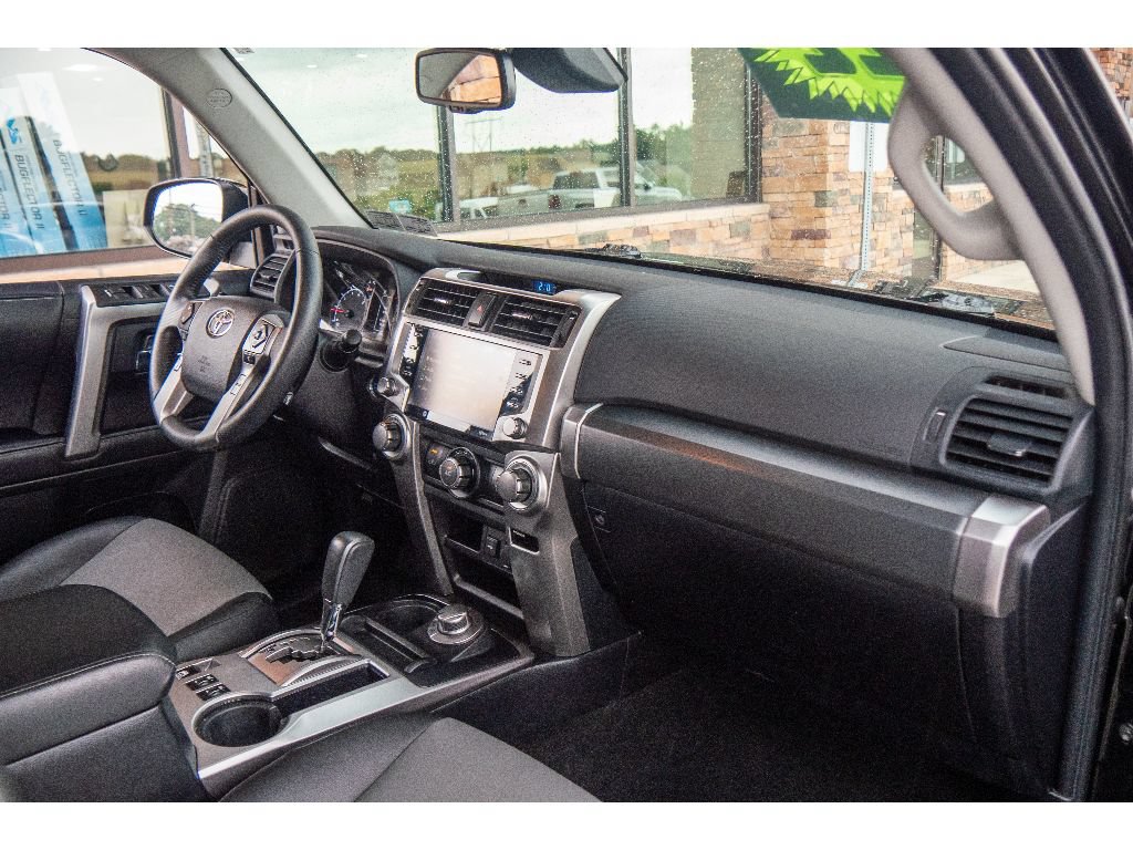 Used 2022 Toyota 4Runner SR5 Premium w/ Moonroof Package AWD/4WD image 16