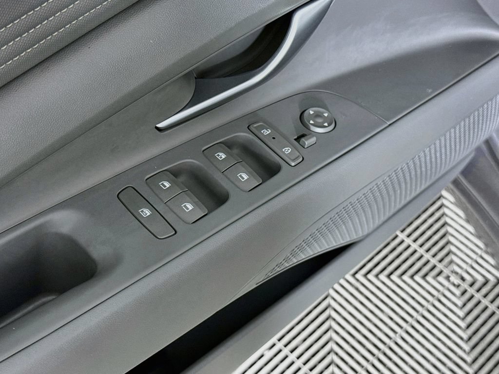 Certified 2024 Hyundai Elantra SEL w/ Convenience Package FWD image 25