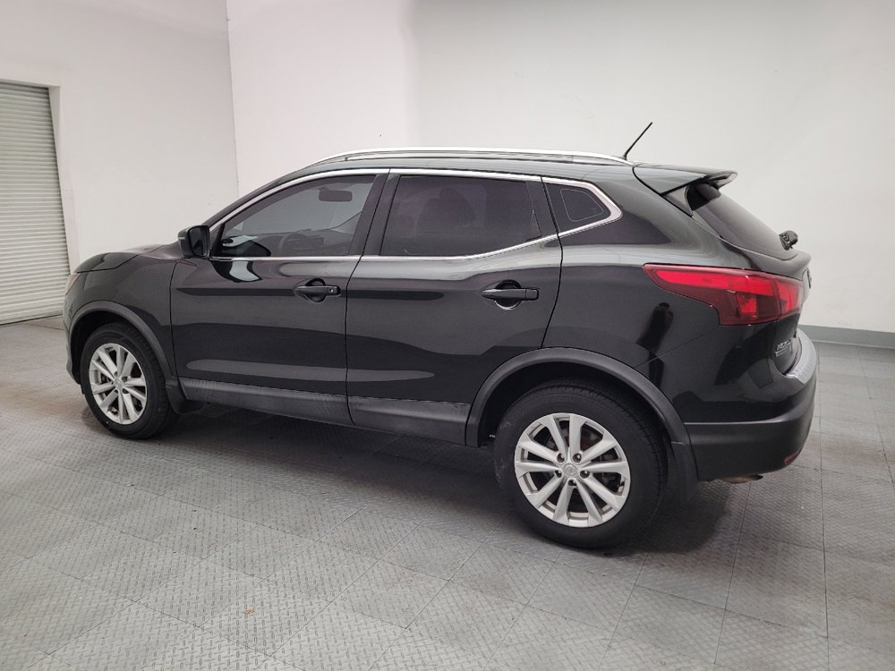 Used 2018 Nissan Rogue Sport SV w/ SV Technology Package FWD image 3