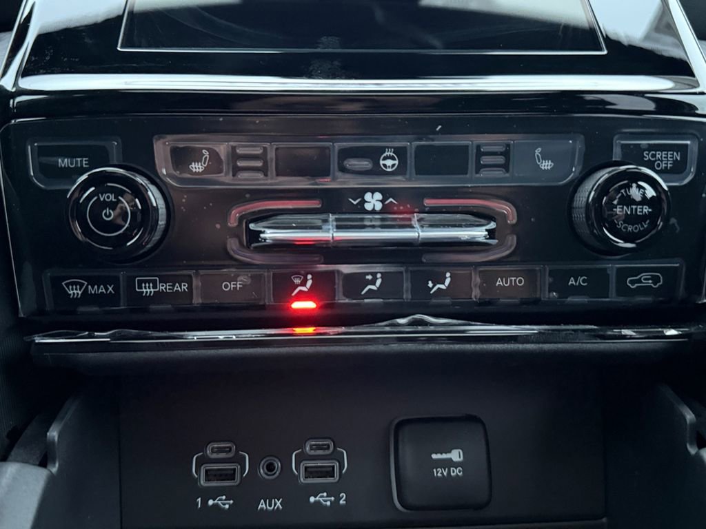 New 2025 Jeep Grand Cherokee Laredo X w/ Luxury Tech Group I image 18