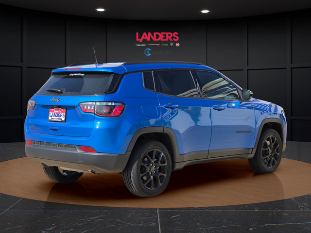 Used 2026 Jeep Compass Latitude AWD/4WD image 4