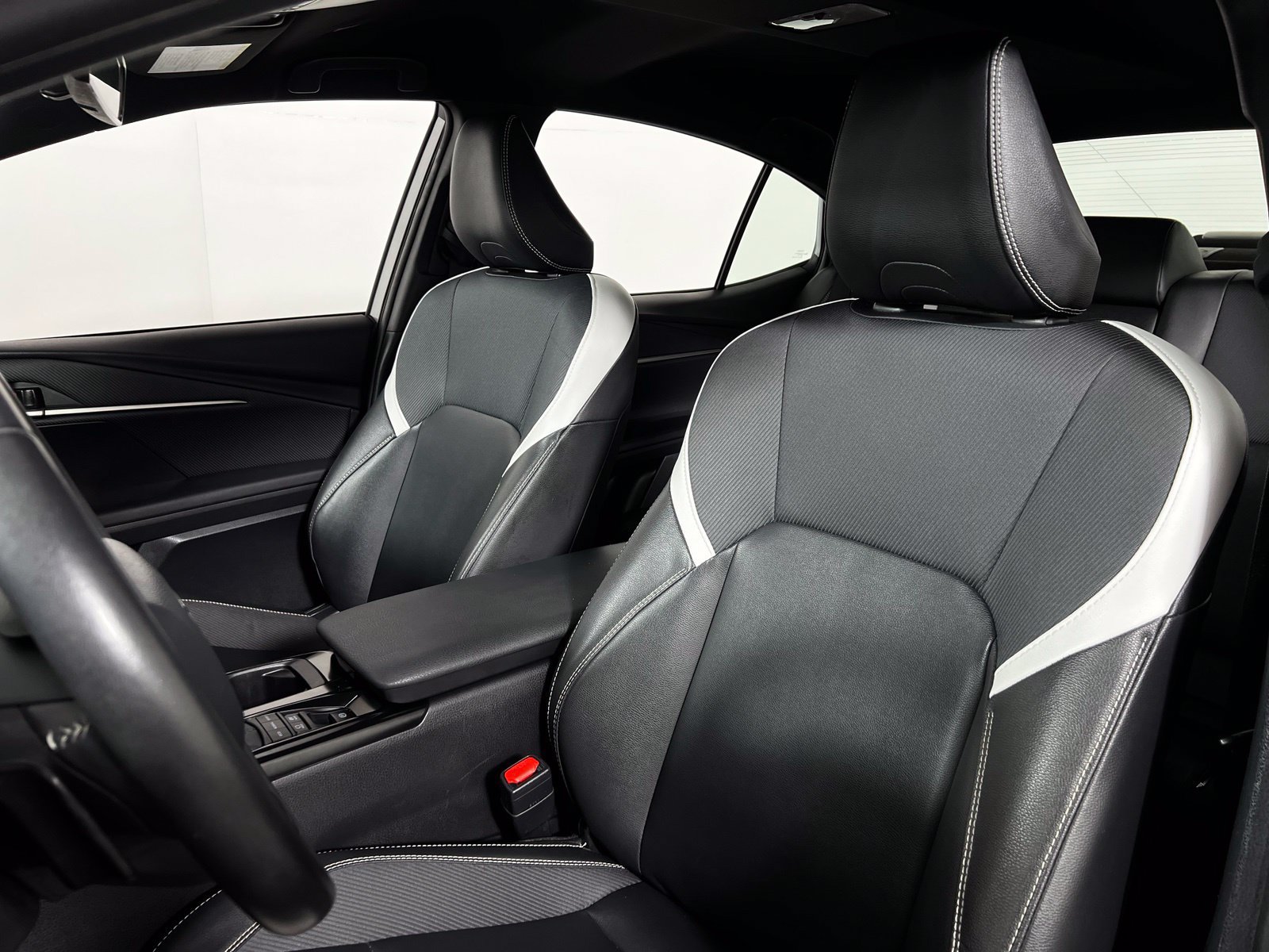 Certified 2025 Toyota Camry SE FWD image 13