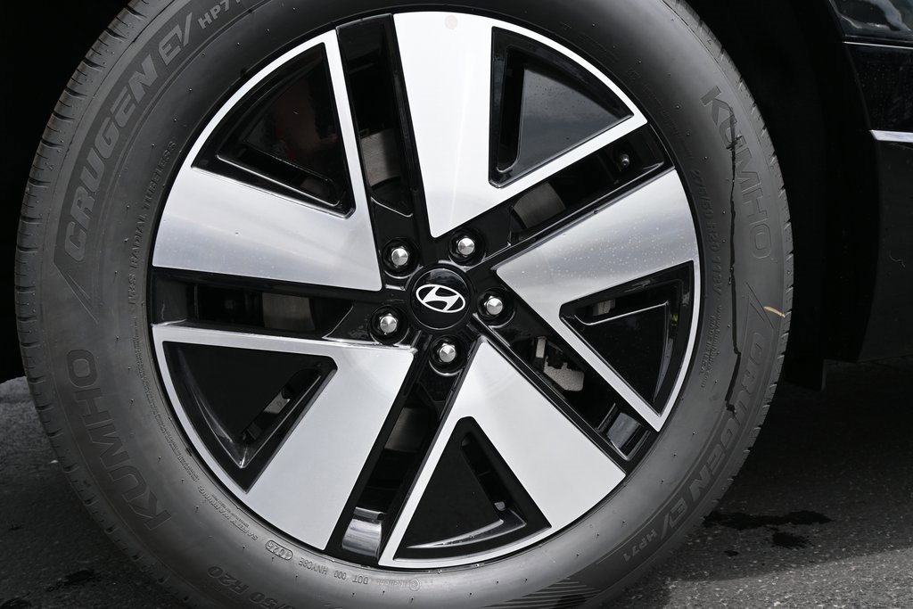 New 2026 Hyundai Ioniq 9 SEL image 13