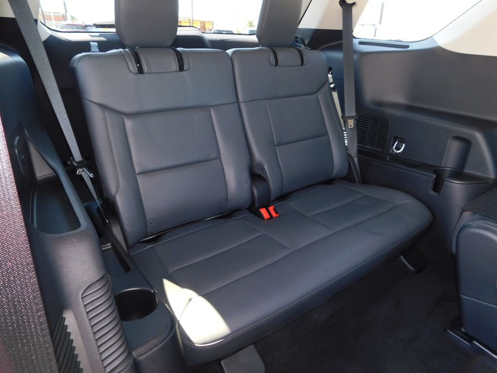Used 2025 Ford Explorer Active w/ Active Comfort Package AWD/4WD image 33