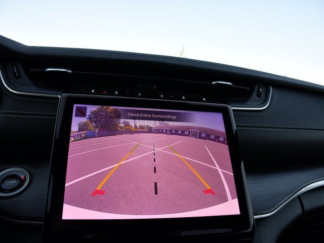 Used 2025 Jeep Grand Cherokee Limited w/ Black Appearance Package image 14