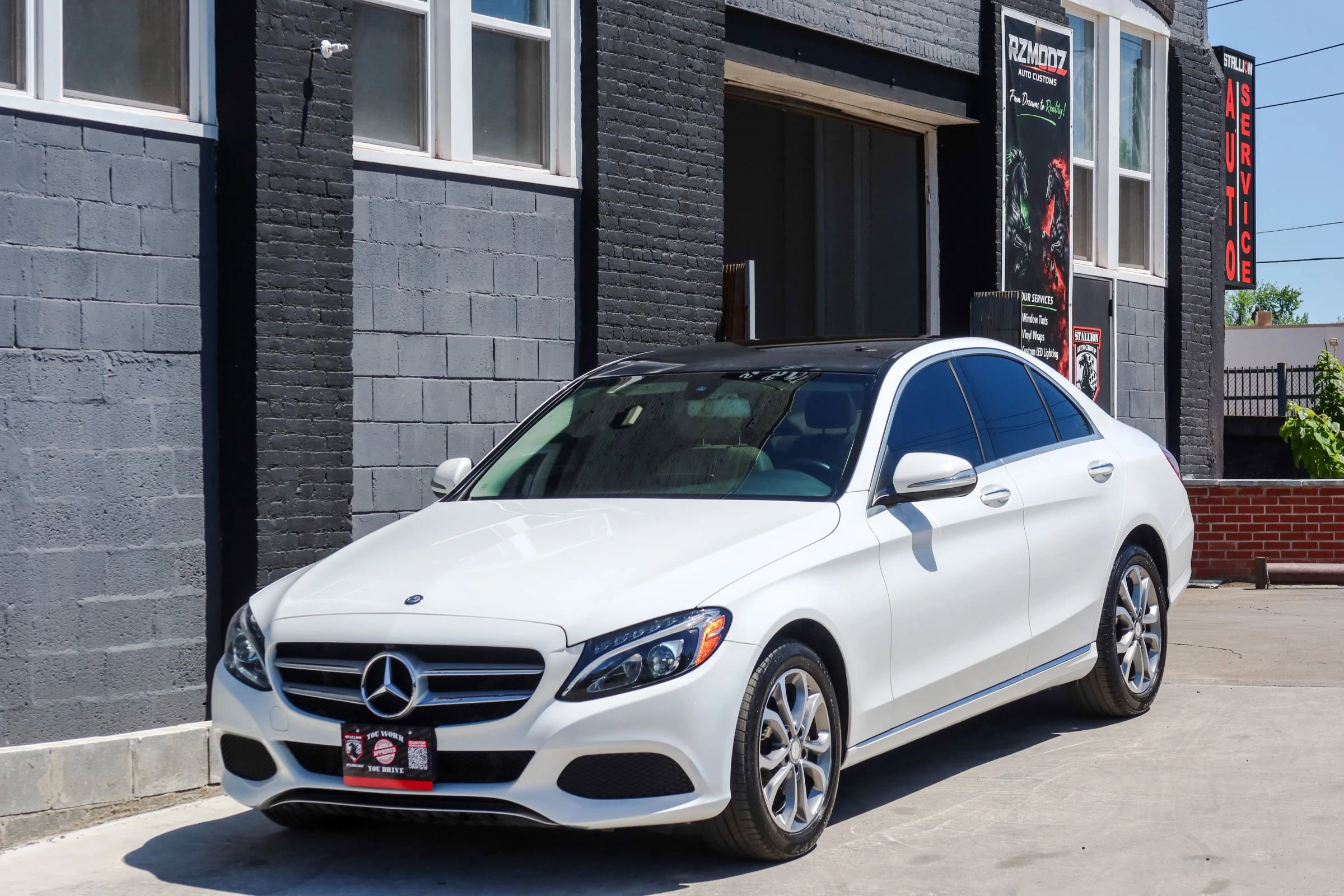 Used 2015 Mercedes-Benz C 300 4MATIC Sedan image 3