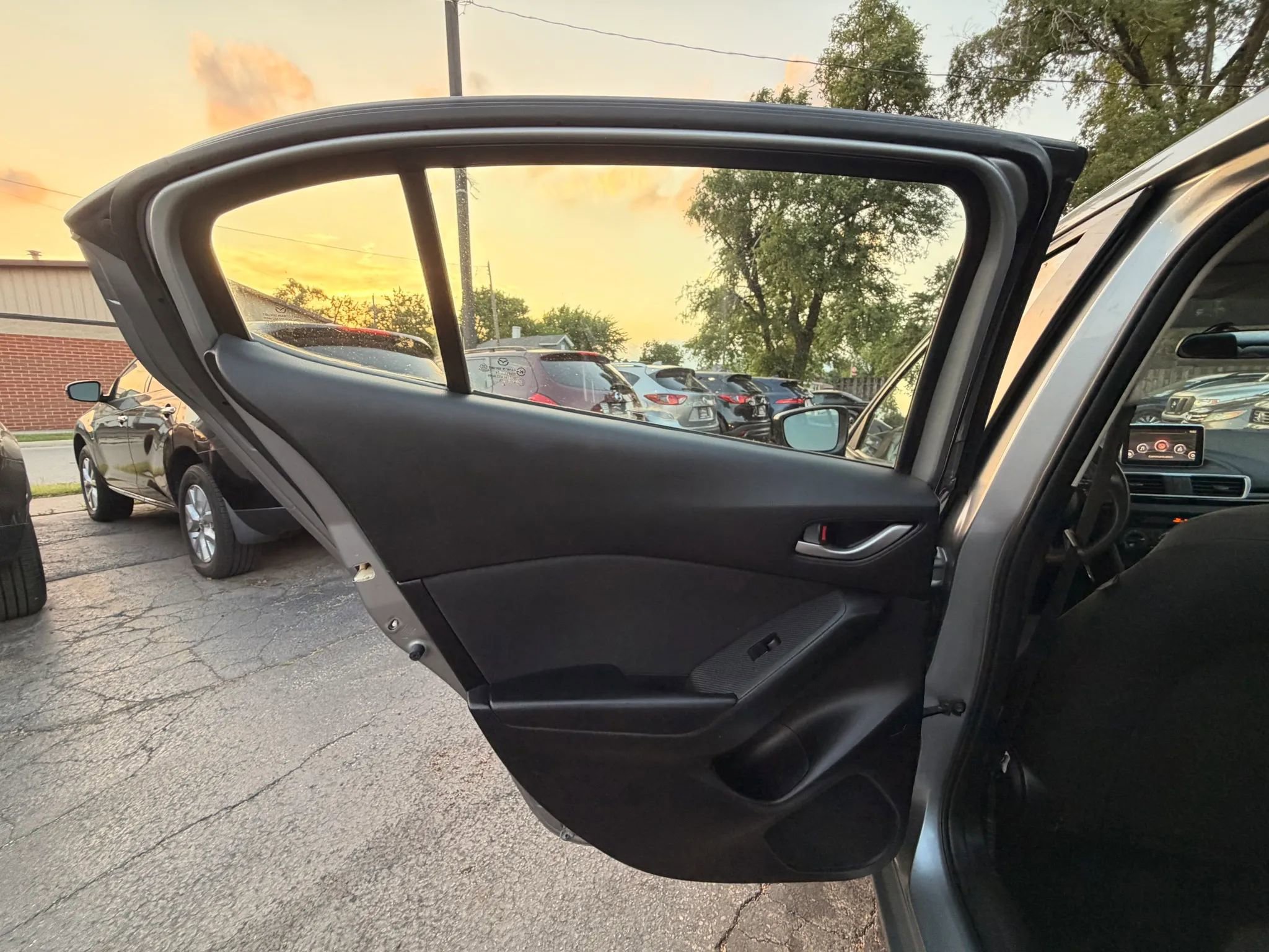 Used 2015 MAZDA MAZDA3 i Sport FWD image 15