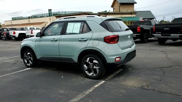 Used 2025 Hyundai Venue SEL FWD image 6