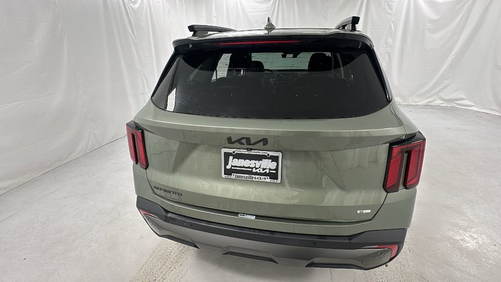 Used 2025 Kia Sorento SX image 4