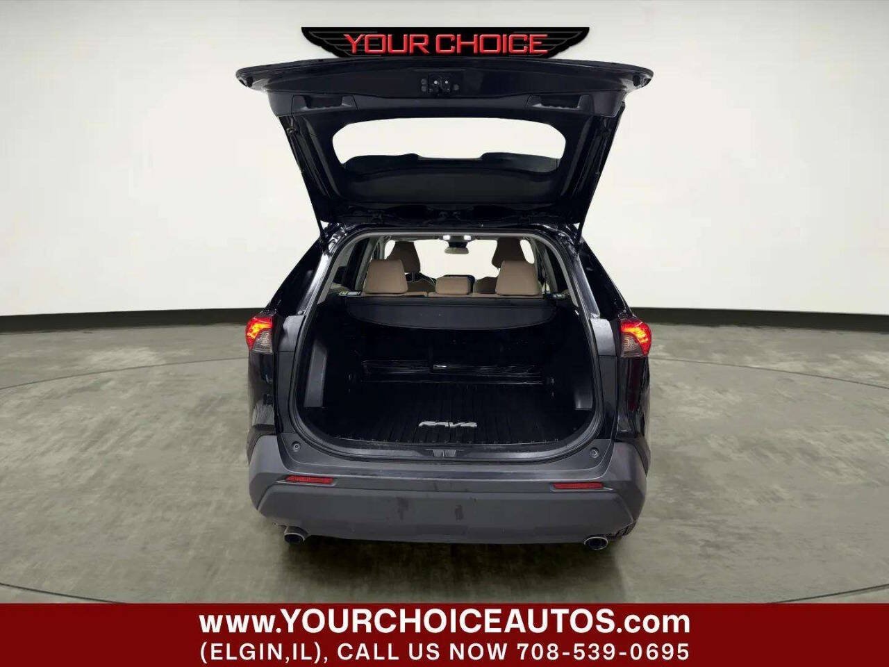Used 2022 Toyota RAV4 XLE AWD/4WD image 5