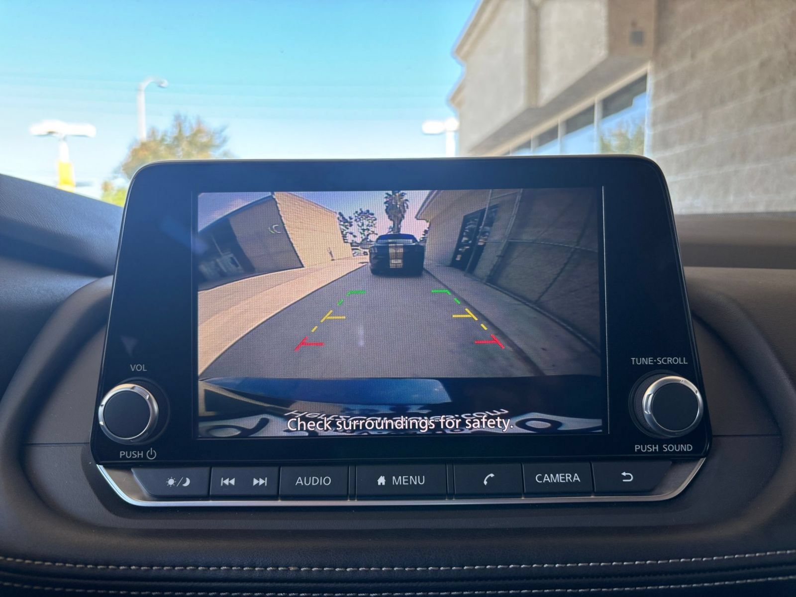 Used 2025 Nissan Rogue SV FWD image 25