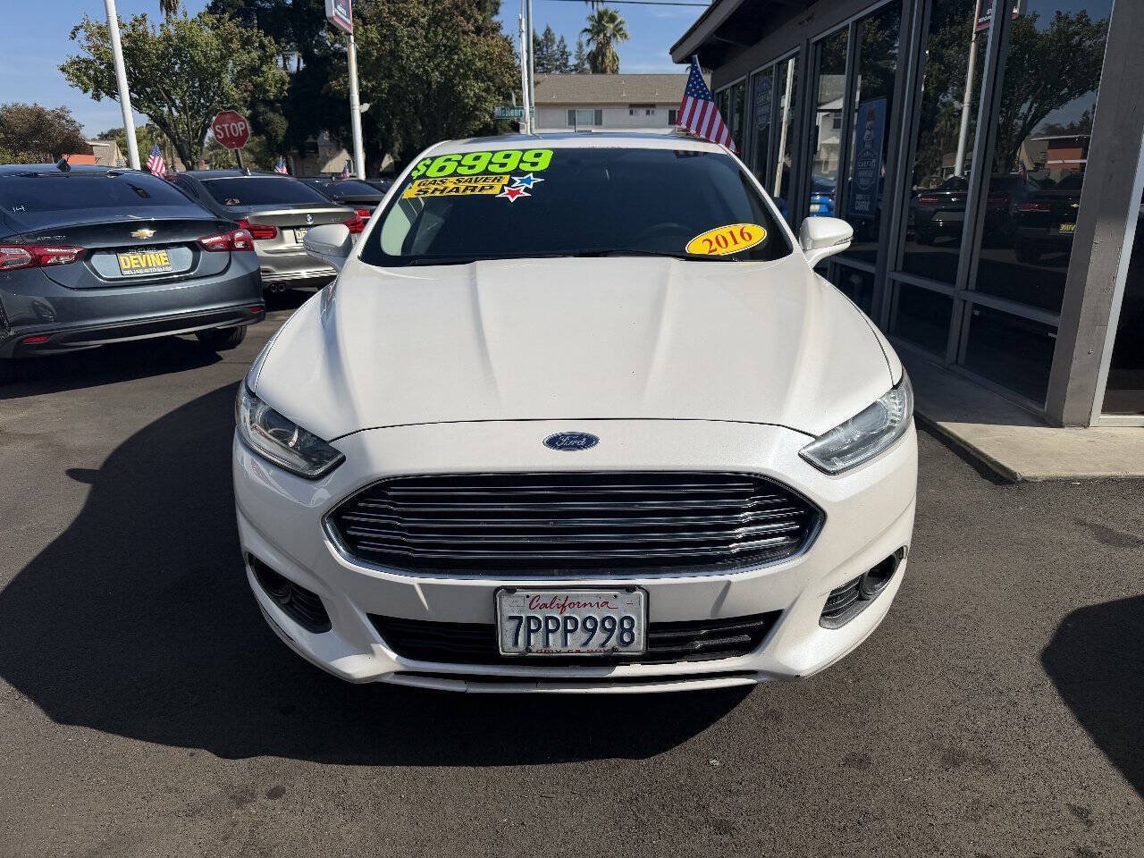Used 2016 Ford Fusion SE FWD image 3