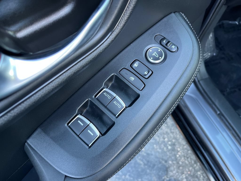 Used 2024 Honda HR-V EX-L image 17