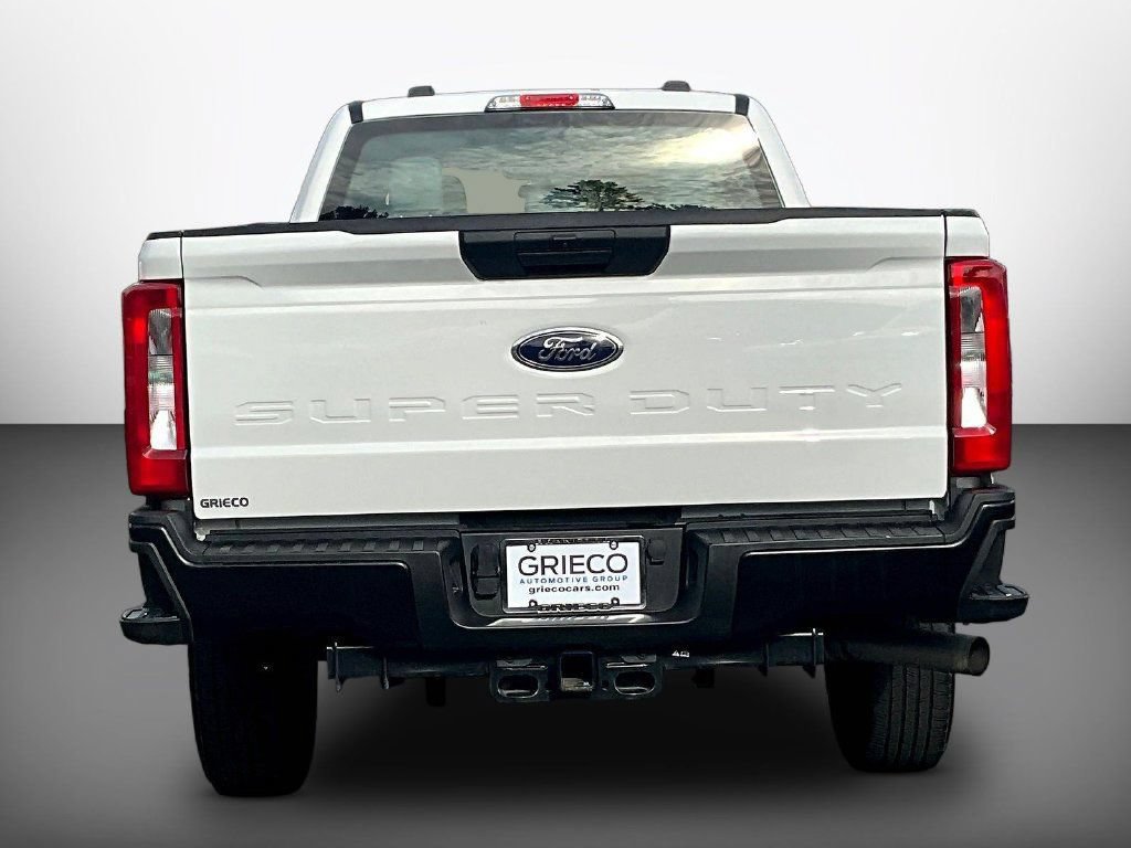 Used 2025 Ford F250 XL AWD/4WD image 6