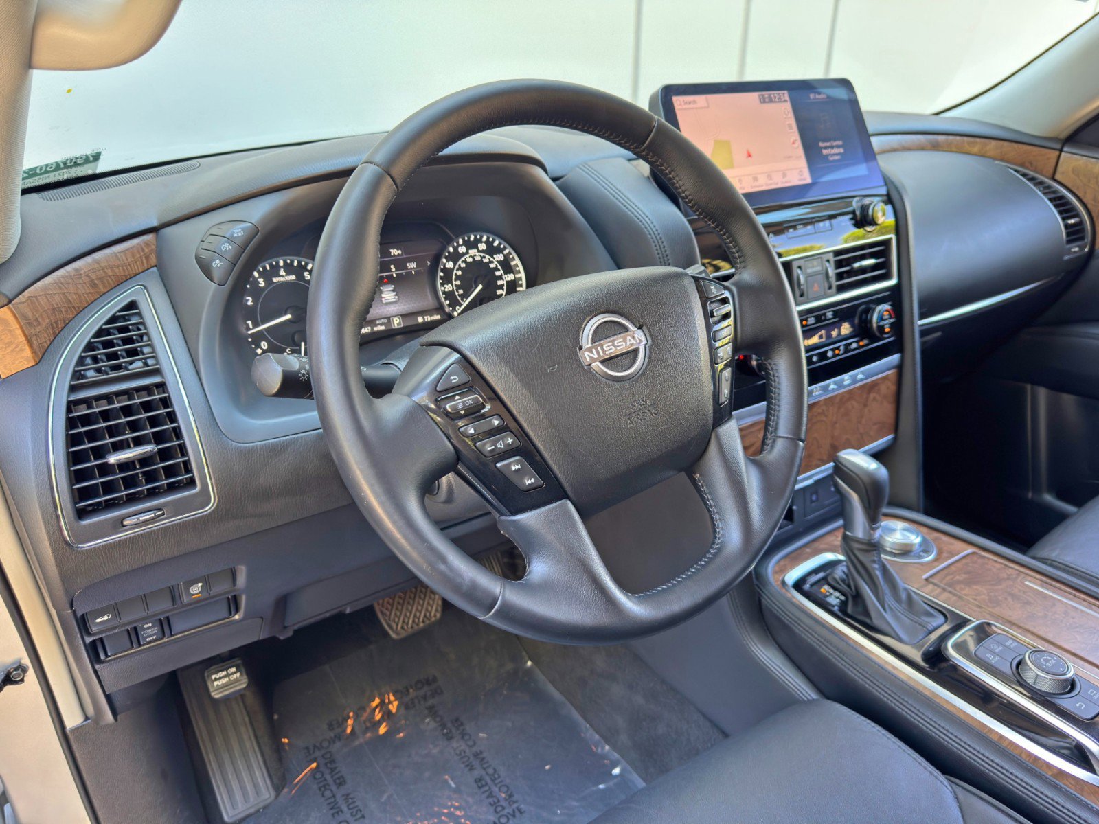 Used 2021 Nissan Armada SL w/ Captain's Chairs Package AWD/4WD image 14