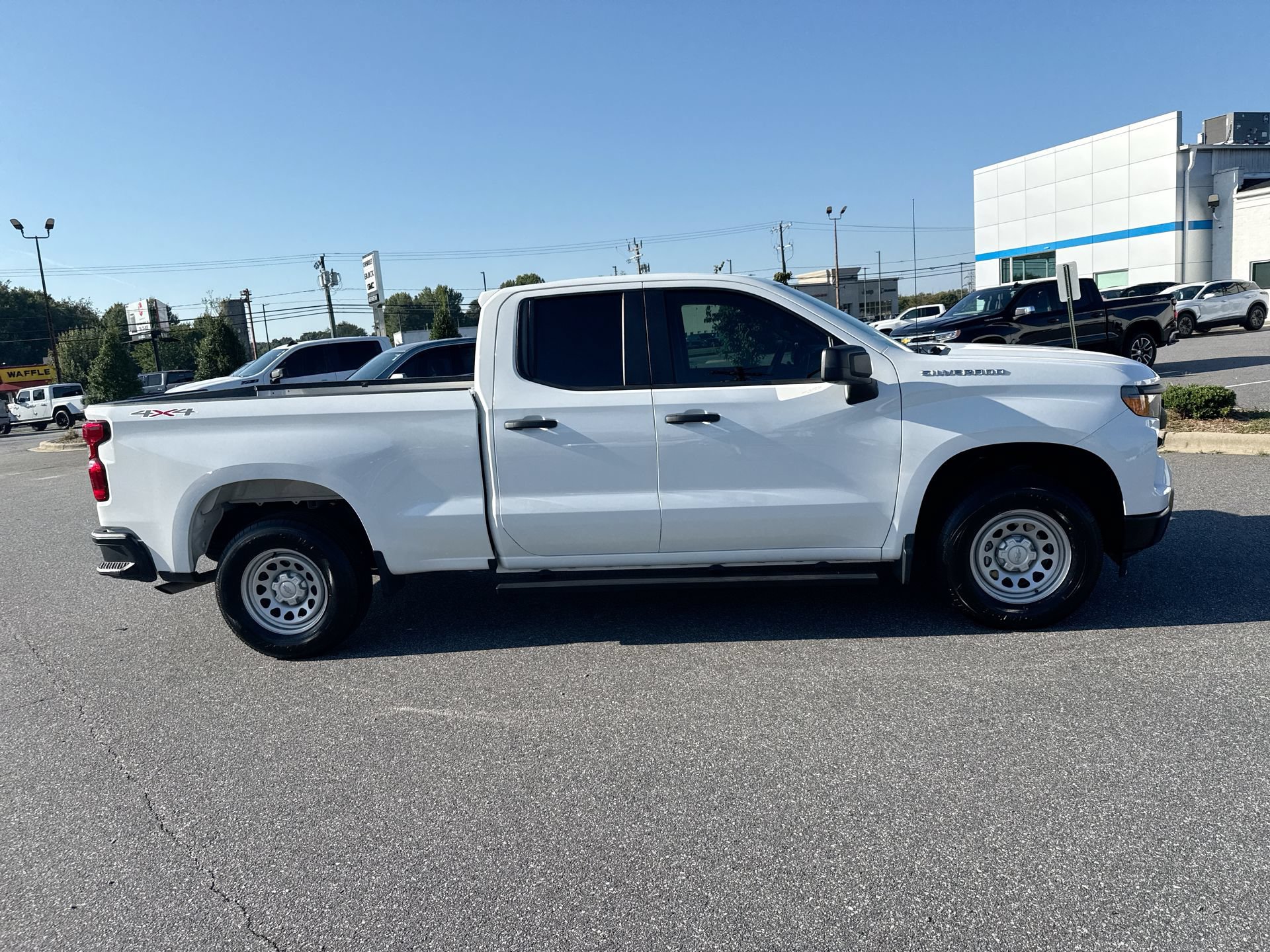 Used 2022 Chevrolet Silverado 1500 W/T w/ WT Value Package AWD/4WD image 7