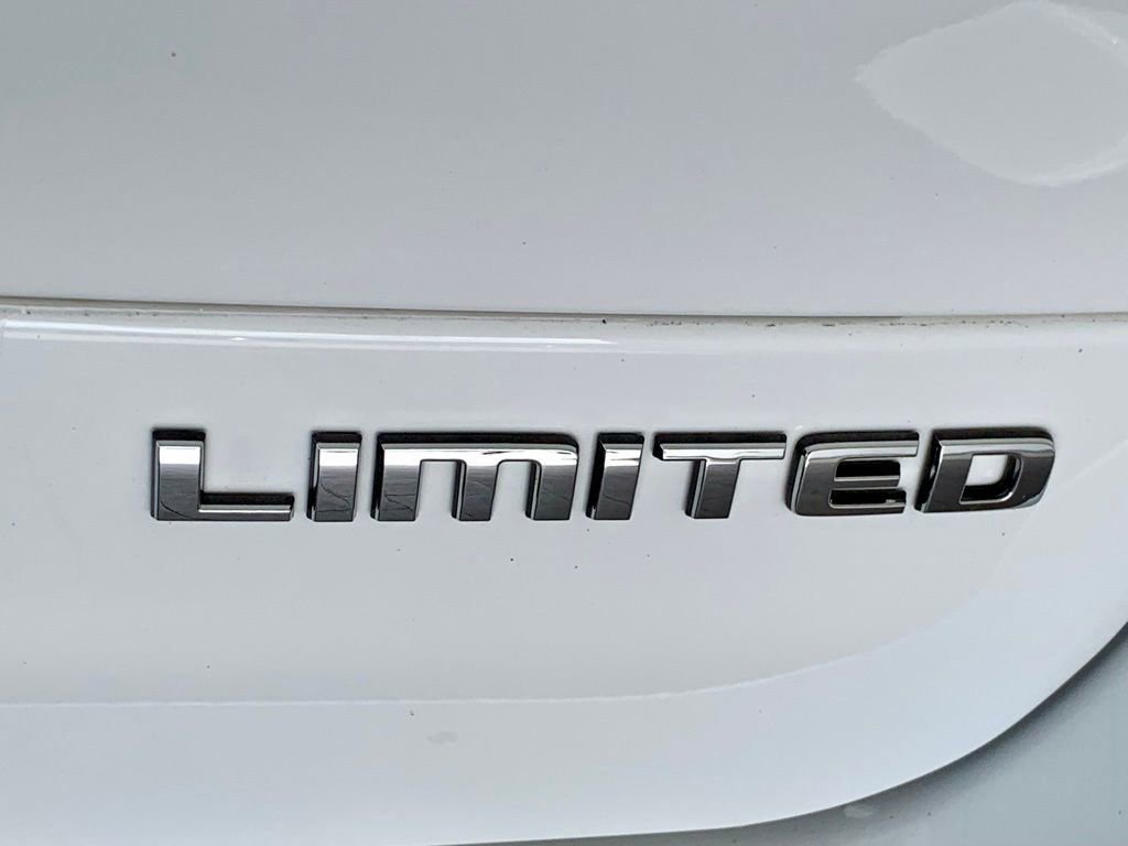 Used 2022 Jeep Grand Cherokee L Limited AWD/4WD image 52
