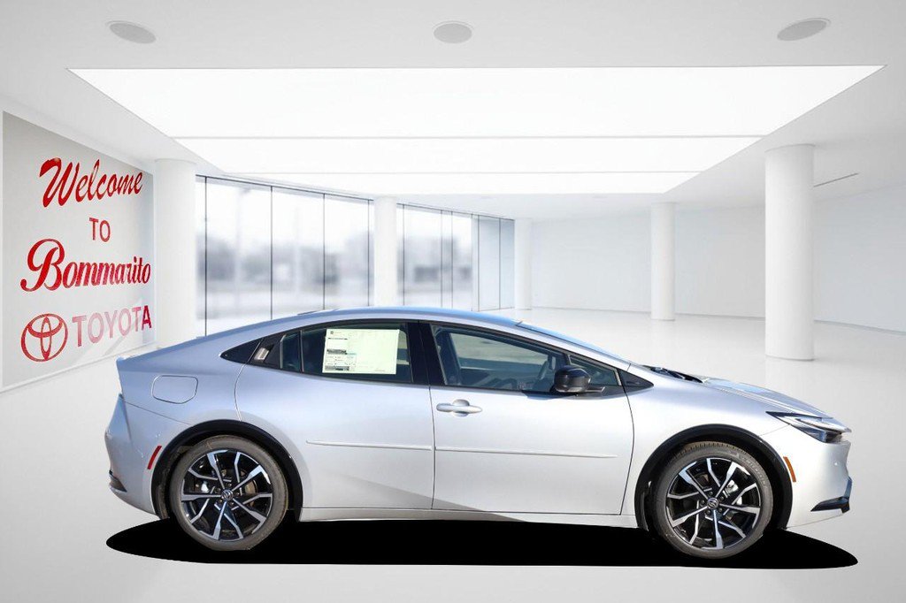 New 2026 Toyota Prius Plug-In Hybrid FWD image 5