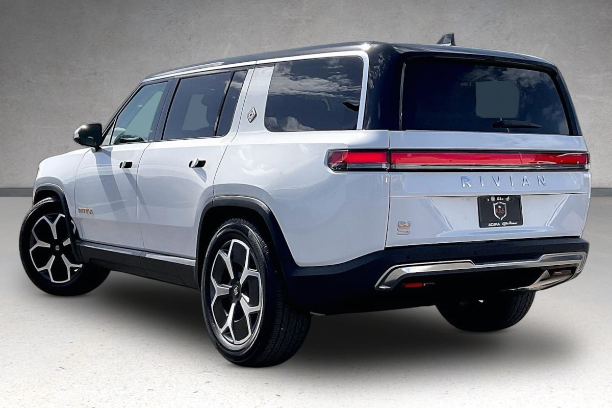 Used 2024 Rivian R1S Adventure Quad AWD/4WD image 34