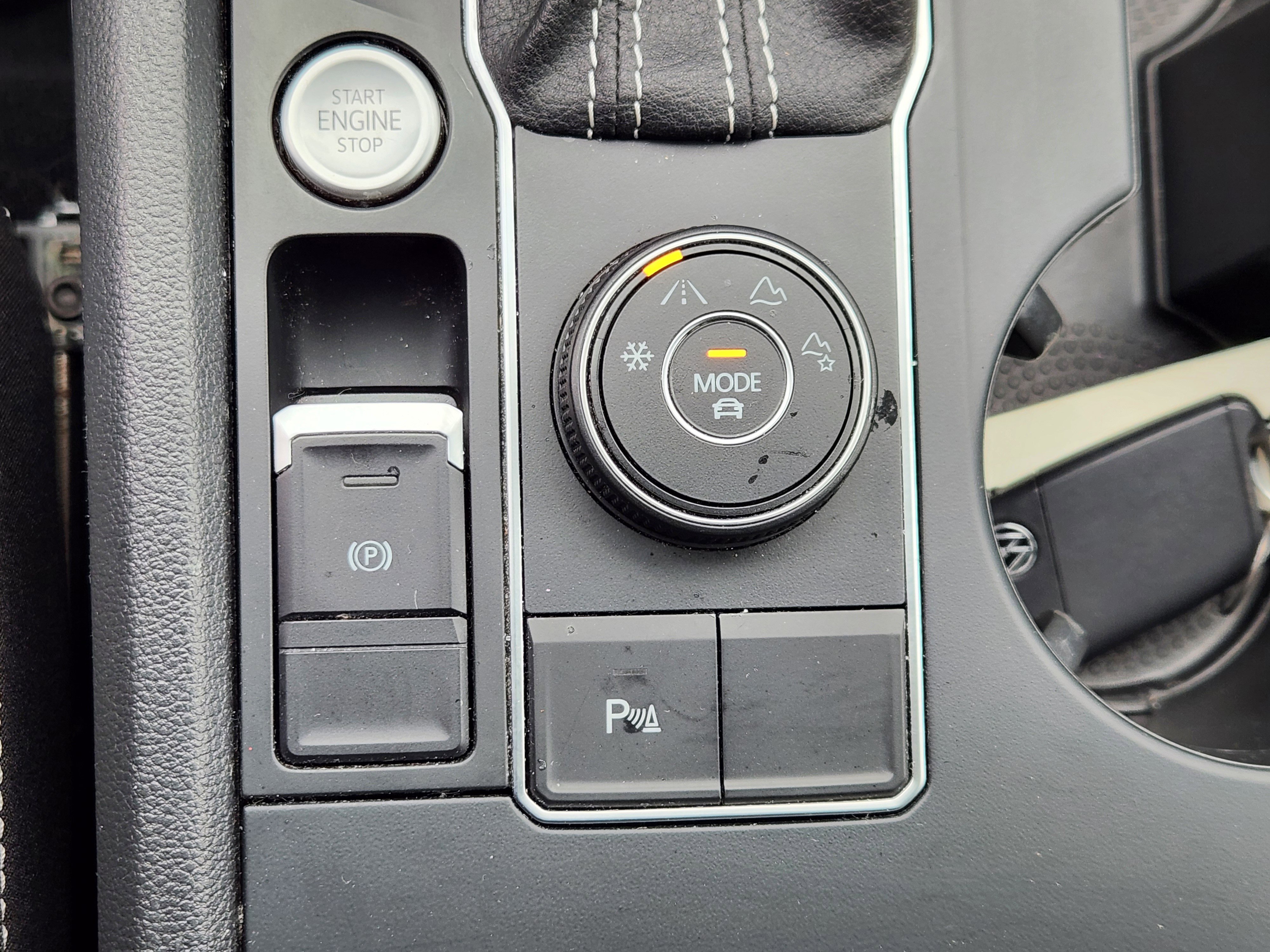 Certified 2021 Volkswagen Atlas SE image 24