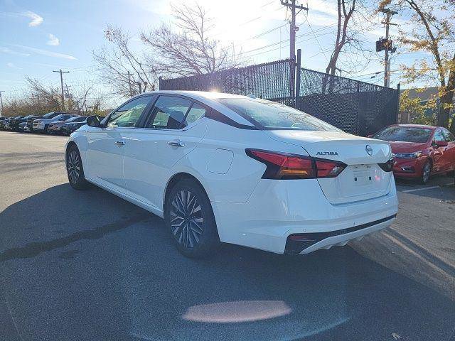 Used 2023 Nissan Altima 2.5 SV image 5