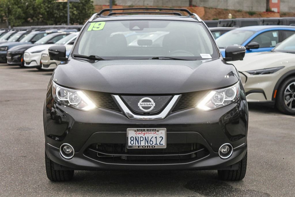 Used 2019 Nissan Rogue Sport SL image 2