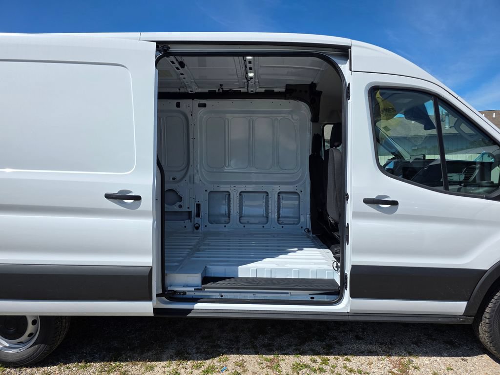 New 2026 Ford Transit 250 148 Medium Roof RWD image 15