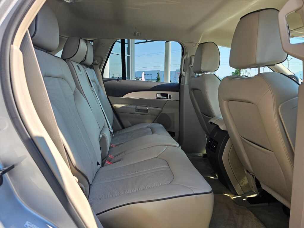Used 2013 Lincoln MKX FWD image 13