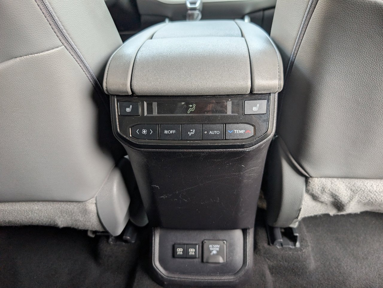 Used 2021 Toyota Highlander Platinum AWD/4WD image 8