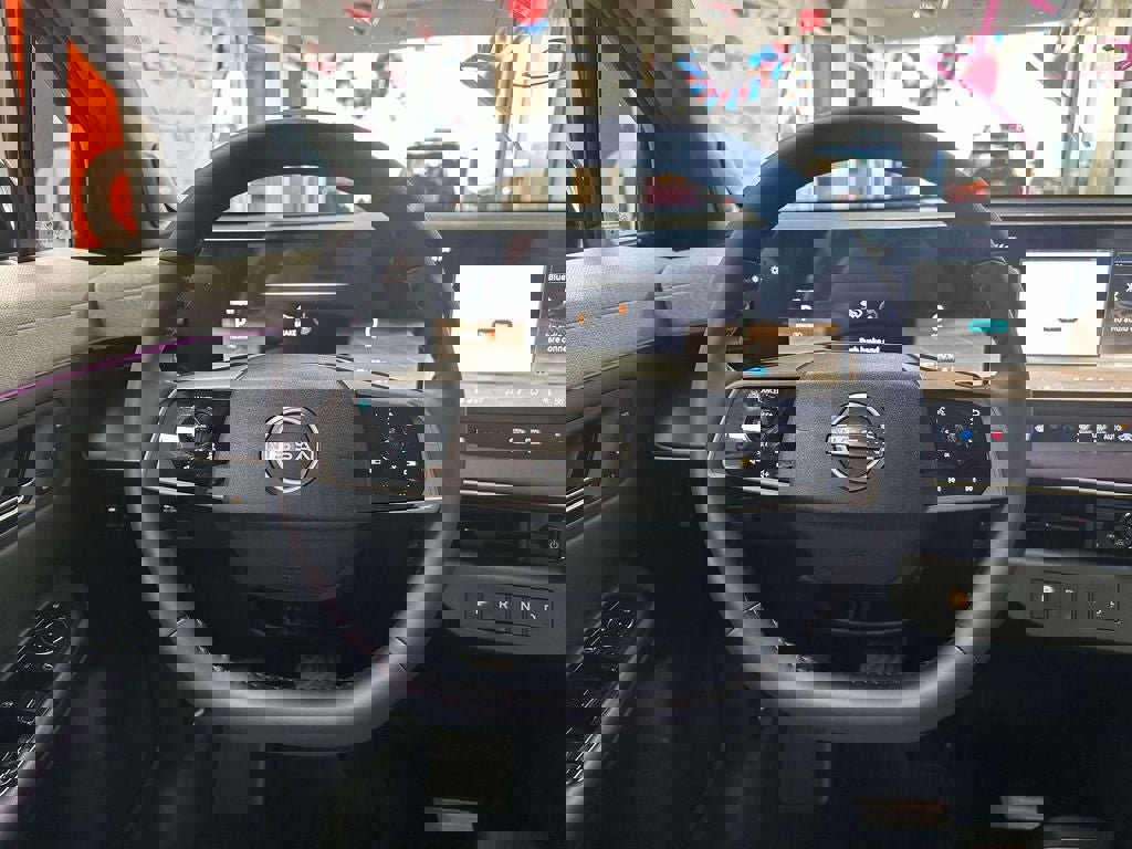 New 2026 Nissan Leaf Platinum+ w/ Floor Mat Package (Platinum+) image 14