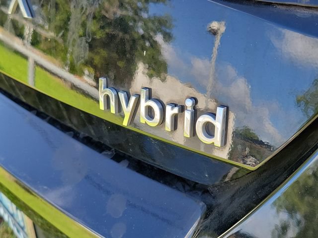 Used 2022 Hyundai Elantra Limited w/ Cargo Package FWD image 5