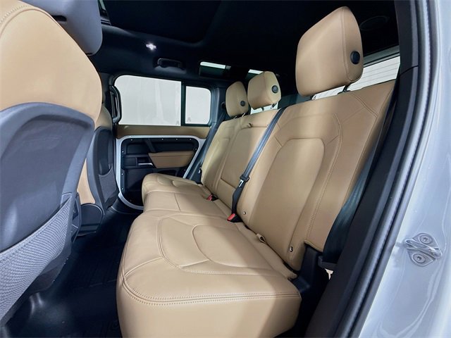 New 2026 Land Rover Defender 110 X-Dynamic SE image 24
