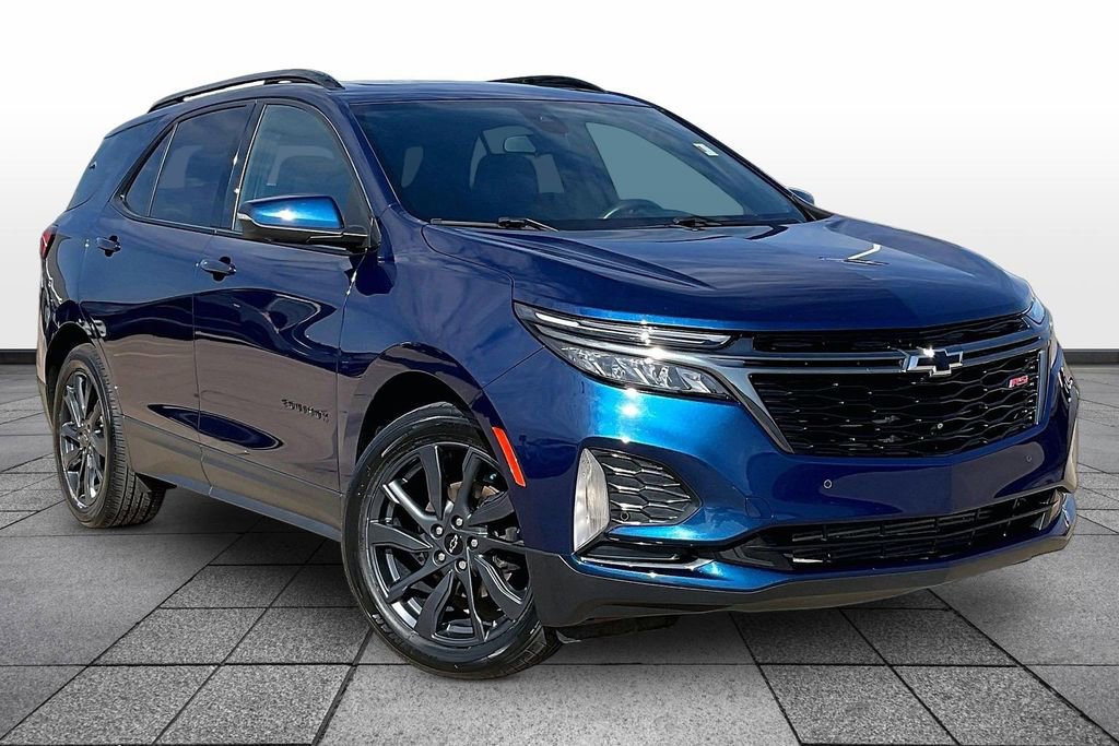 Used 2022 Chevrolet Equinox RS w/ RS Leather Package FWD image 2