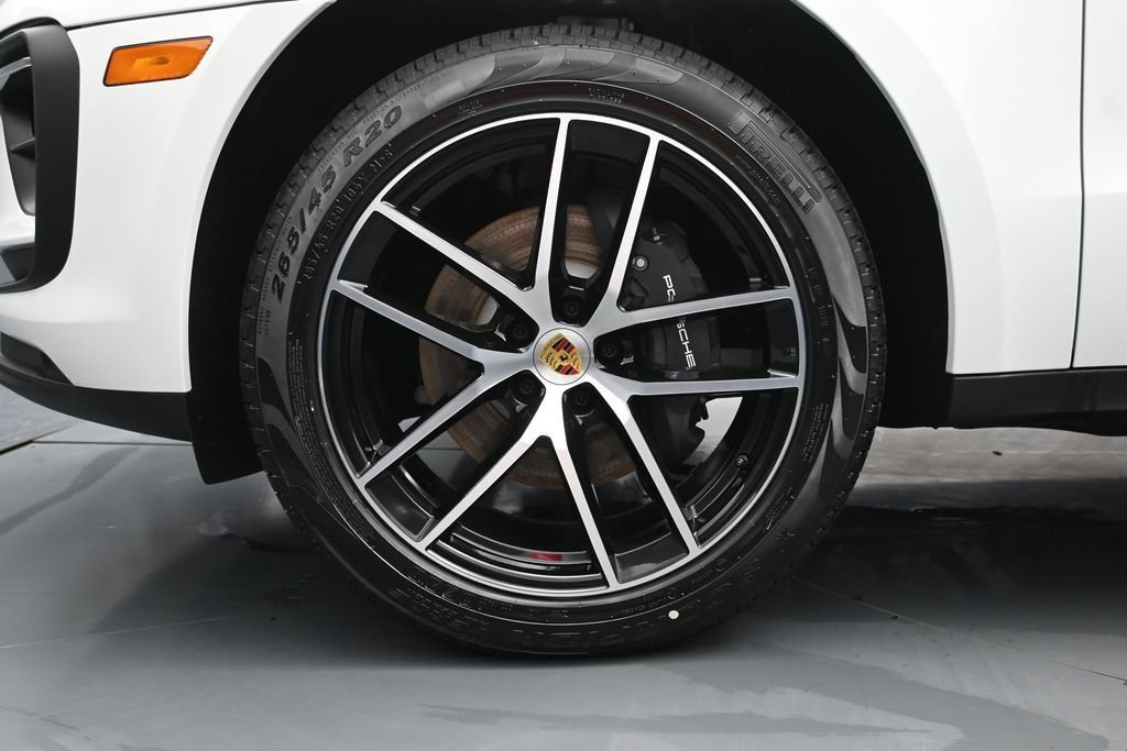 New 2026 Porsche Macan AWD/4WD image 8