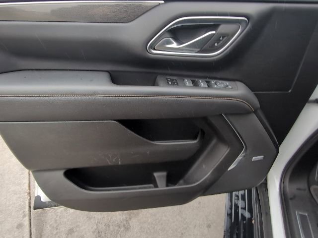 Used 2023 GMC Yukon XL AT4 w/ AT4 Premium Plus Package AWD/4WD image 10